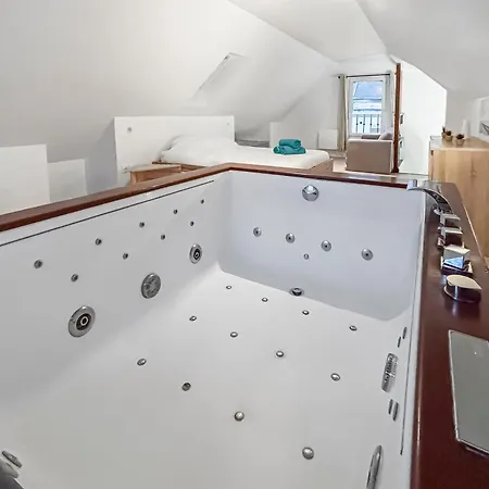 Hébergement de vacances évasion Détente Avec Jacuzzi Sauna&billard