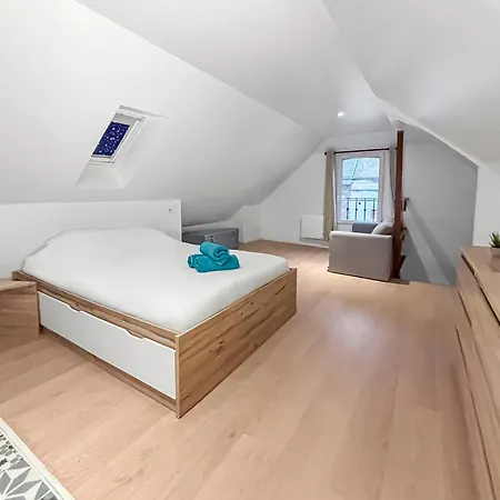 évasion Détente Avec Jacuzzi Sauna&billard Hébergement de vacances Saint-Quentin (Aisne)